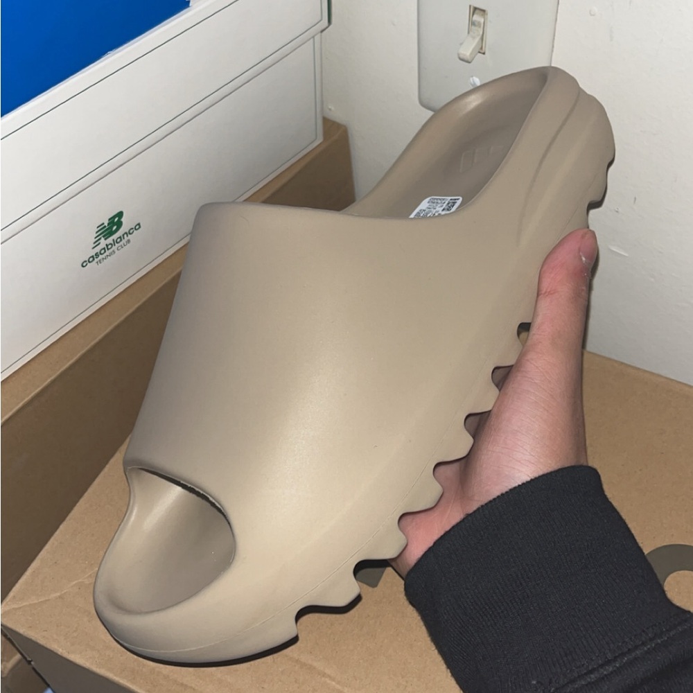 Yeezy Slide Pure